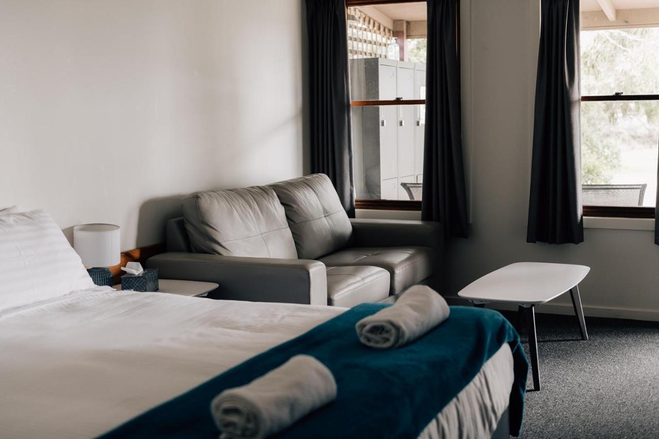 Port Albert Motel Экстерьер фото