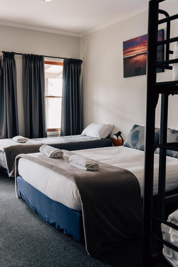 Port Albert Motel Экстерьер фото